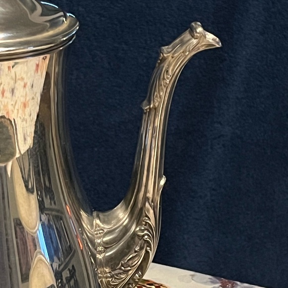 Wm Rogers Finest Quality International Company Silver Teapot, Sugar & Cream - Picture 3 of 16